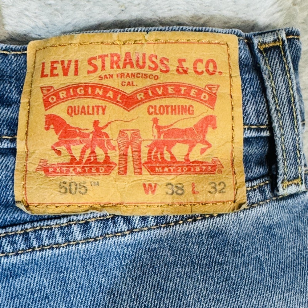 Levis 505 Jeans Mens 38x32 Blue Light Wash Straight Denim Zip Fly Regular Fit - Picture 6 of 14